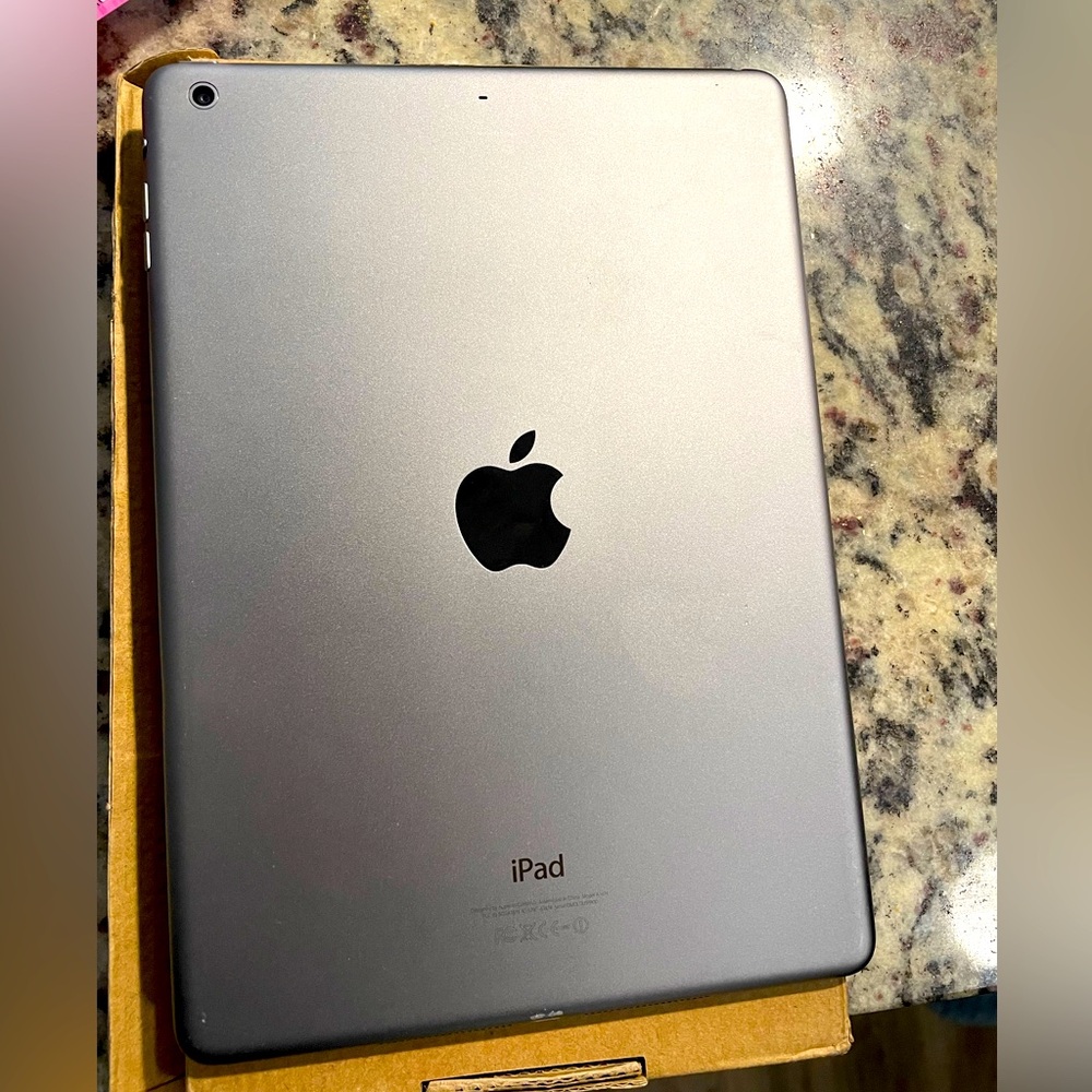 Apple Ipad Air 1st Gen iPad - Space Gray